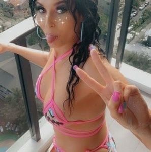 Meet your Posher, Tenielle